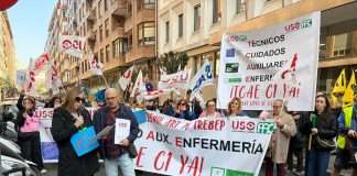 Los TCAE se concentra ante la Consejería de Sanidad para exigir su reclasificación al Grupo C1