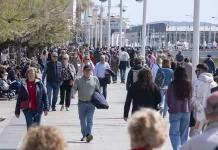 El empleo mejora en marzo por el impulso de la Semana Santa, pero mantiene signos de debilidad estructural Semana Santa Santander 2026